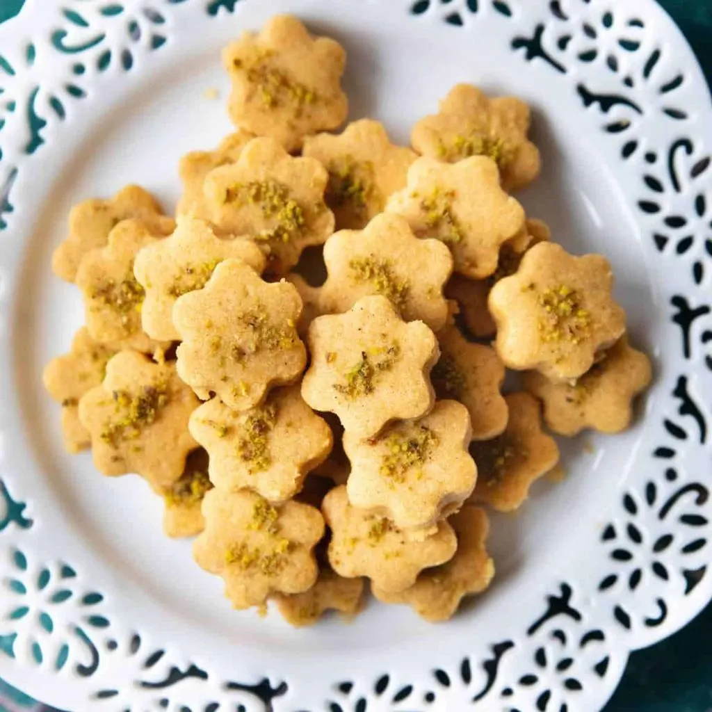 تصویر مرتبط با طرز تهیه کلوچه و نان شیرینی خانگی نرم و خوشعطر با دستور ساده