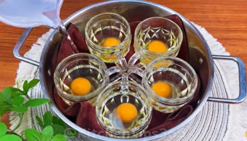 تصویر مرتبط با روش تهیه رولت تخم مرغ آبپز قالبی و مجلسی بهسادگی در خانه