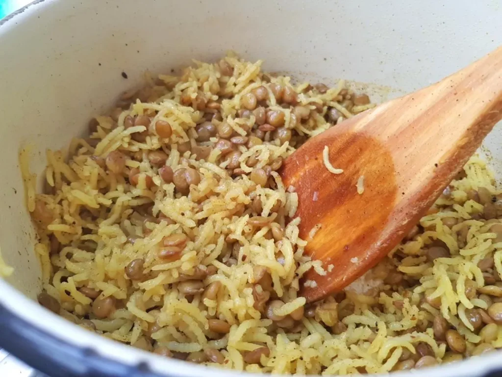 تصویر مرتبط با طرز تهیه دمپخت عدس و کلم شیرازی؛ غذای سنتی ساده و خوشعطر