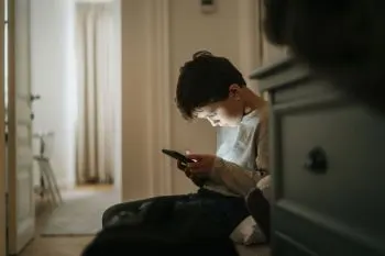 بهترین زمان خرید گوشی برای؛ تصویر مرتبط با بهترین زمان و سن خرید گوشی