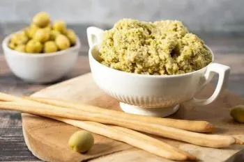طرز تهیه سس تاپناد زیتون؛ مواد اولیه سس تاپناد شامل زیتون، آنچوی و کی