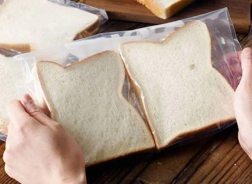 تصویر مرتبط با ۸ روش ساده برای تازه نگه داشتن نان و جلوگیری از کپک زدن