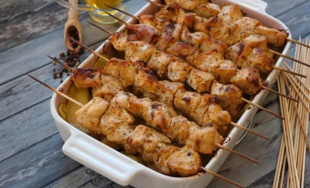 تصویر مرتبط با طرز تهیه جوجه کباب نرم و آبدار در فر با دو روش ساده