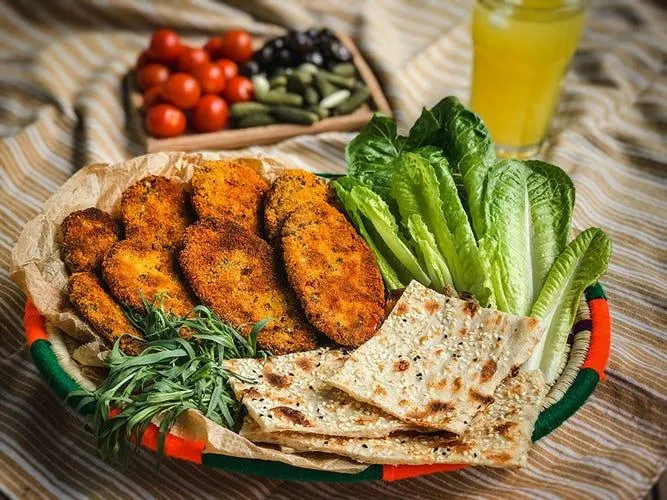 تصویر مرتبط با راز تهیه کوکوی سیب زمینی ترد و طلایی با یک ترفند ساده