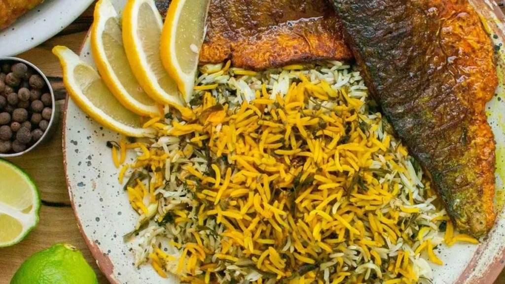 تصویر مرتبط با دستور پخت مجلسی سبزی پلو با ماهی قزل آلا؛ برنج خوش‌عطر و ماهی طلایی برشته