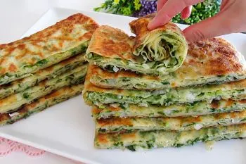 بورک سبزیجات ترکیهای؛ بورک سبزیجات ترکیه ای لایه لایه در تابه