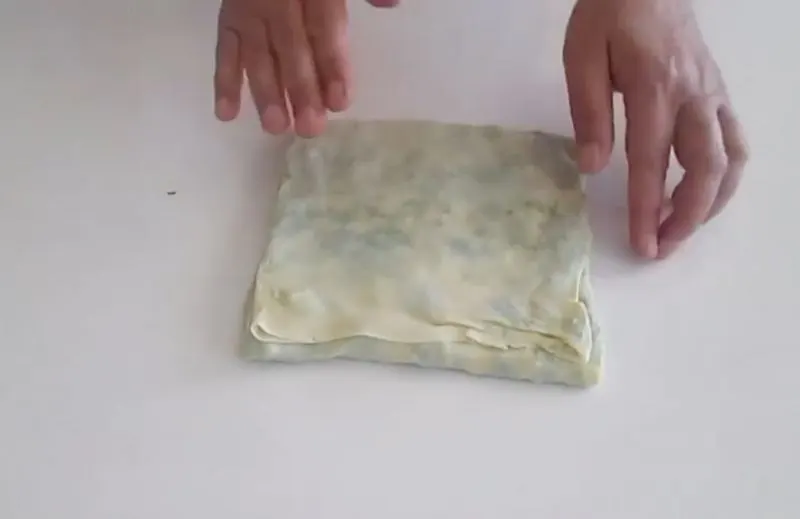 بورک سبزیجات آماده سرو