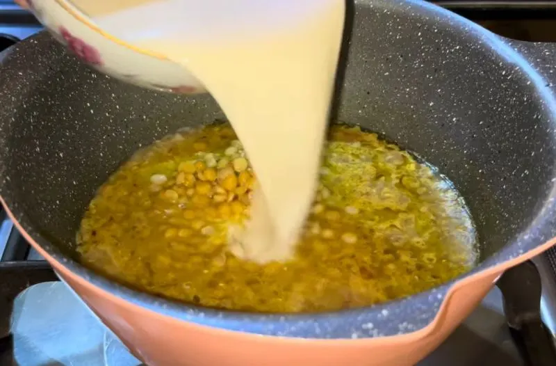 تصویر مرتبط با دستور پخت کالویج سنتی کردی؛ آش اصیل و خوشطعم با لپه و کشک
