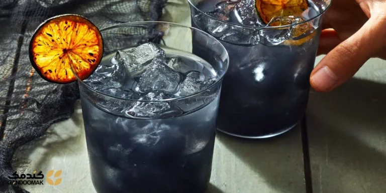کوکتل مارگاریتای نیمه‌شب با لیموهای شعله‌زده و رنگ سیاه