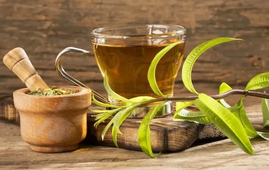 تصویر مرتبط با ۱۲ گروهی که باید از مصرف دمنوش به لیمو پرهیز کنند