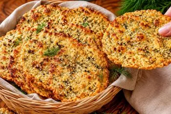 نان فلت برد رژیمی بدون آرد با جو دوسر و پنیر کمچرب