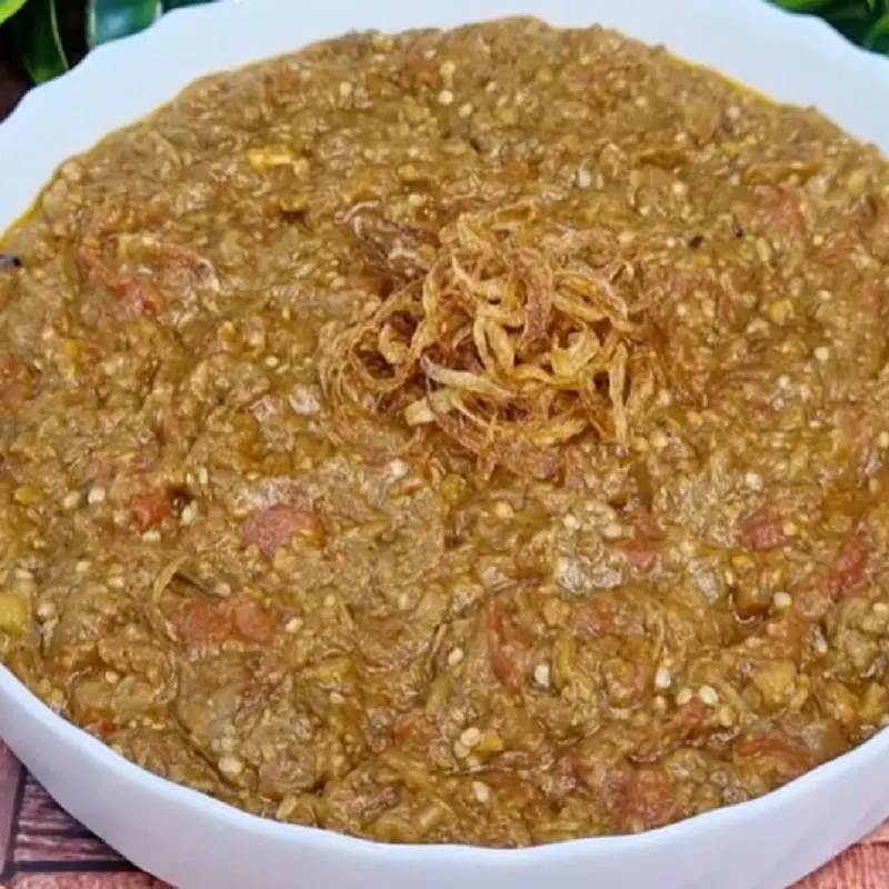 پیاز و سیر را تفت دهید