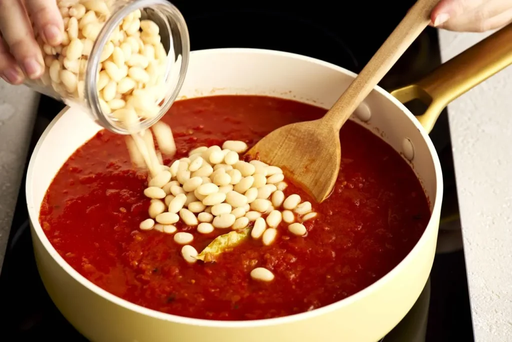 تصویر مرتبط با ترفندهای طلایی برای تهیه خوراک لوبیا لعاب‌دار و خوشمزه با طعمی رستورانی