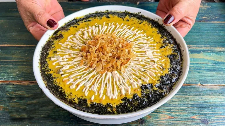 تصویر آش بادمجان سنتی بروجرد با کشک و نعنا داغ