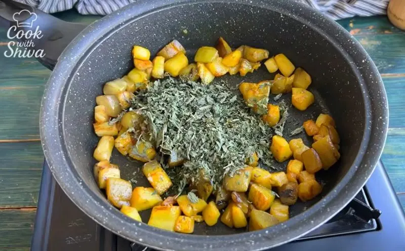تصویر مرتبط با دستور پخت آش بادمجان سنتی بروجرد؛ طعمی اصیل و کشدار