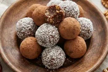 دسر خرمایی بدون شکر با مغز گردو