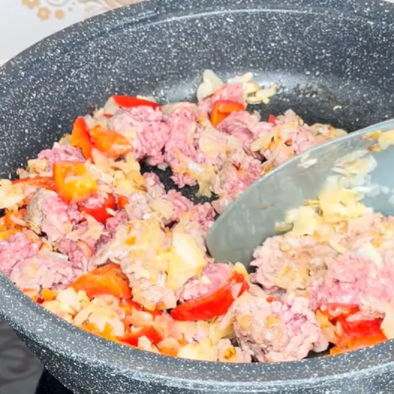 افزودن ادویه ها به خوراک گوشت