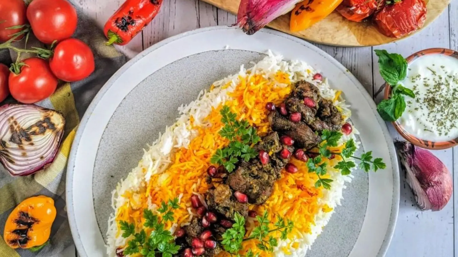 کباب ترش شمالی با رب انار و گردوی تازه روی منقل