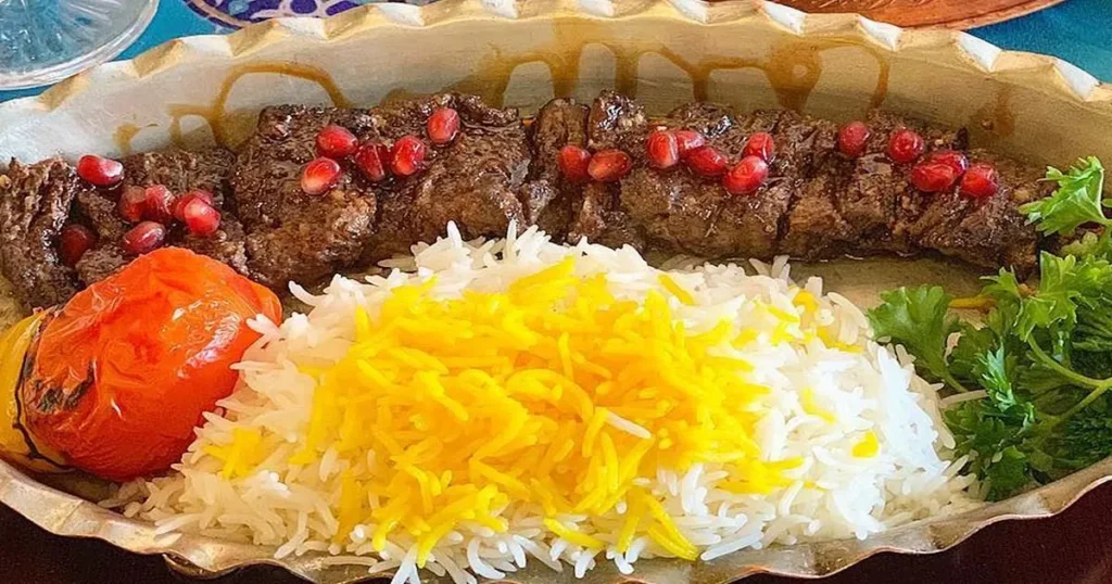تصویر مرتبط با کباب ترش شمالی؛ طرز تهیه اصیل با رب انار و گردوی تازه