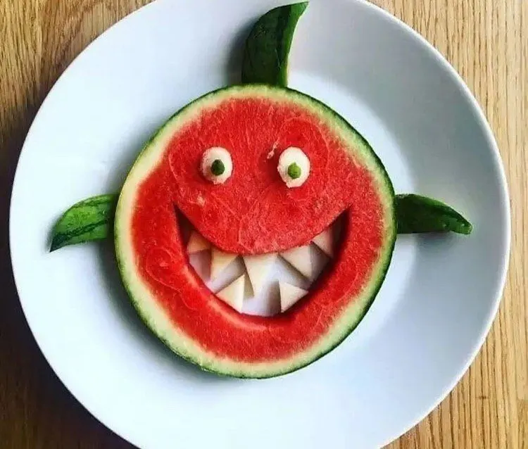 تصویر مرتبط با ۱۸ روش خلاقانه برای تزیین بشقاب میوه با طرحهای جذاب