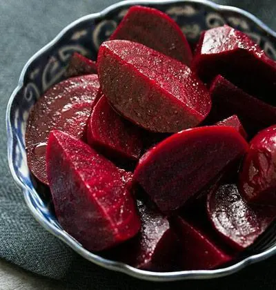 تصویر مرتبط با روش پخت لبو قرمز و خوشرنگ در قابلمه با طعمی شیرین و براق