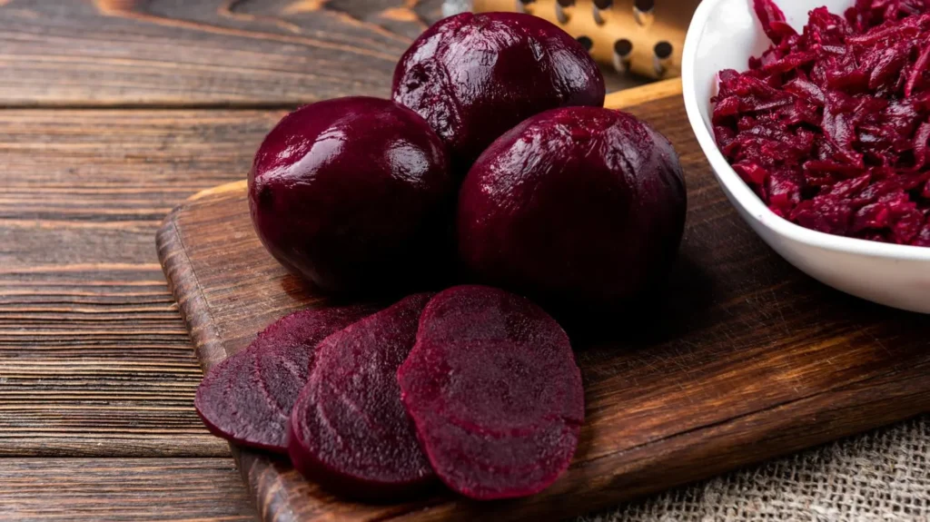 تصویر مرتبط با روش پخت لبو قرمز و خوشرنگ در قابلمه با طعمی شیرین و براق