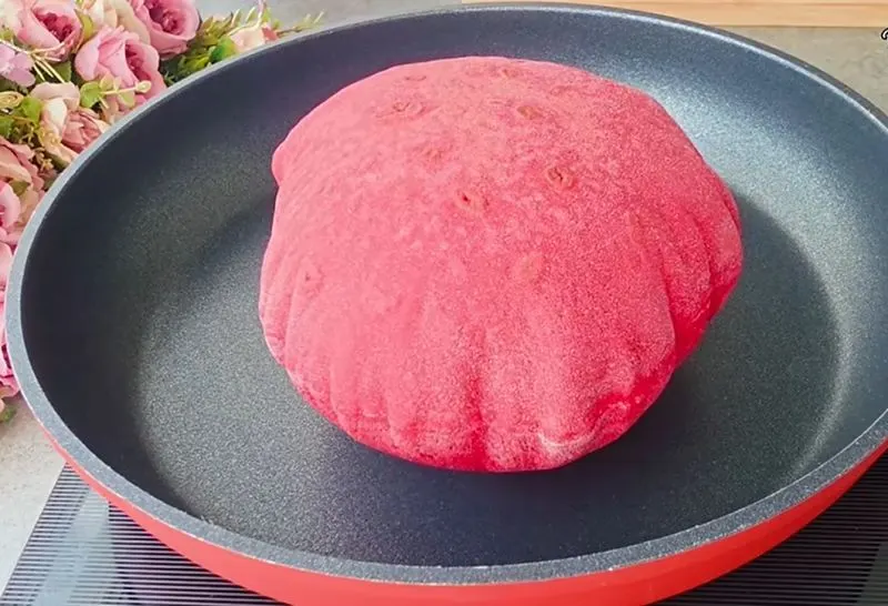 تصویر مرتبط با طرز تهیه نان لواش چغندر در تابه بدون نیاز به فر