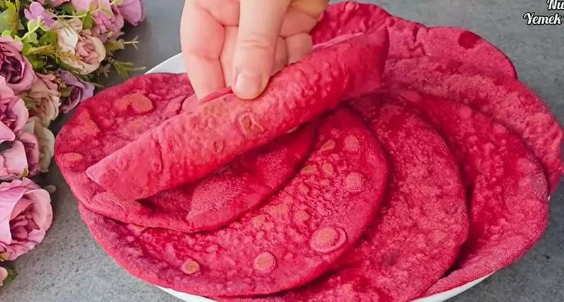 تصویر مرتبط با طرز تهیه نان لواش چغندر در تابه بدون نیاز به فر