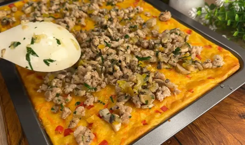 تصویر مرتبط با طرز تهیه پیتزا مخلوط سریع و اقتصادی با پایه سیب زمینی و شیر