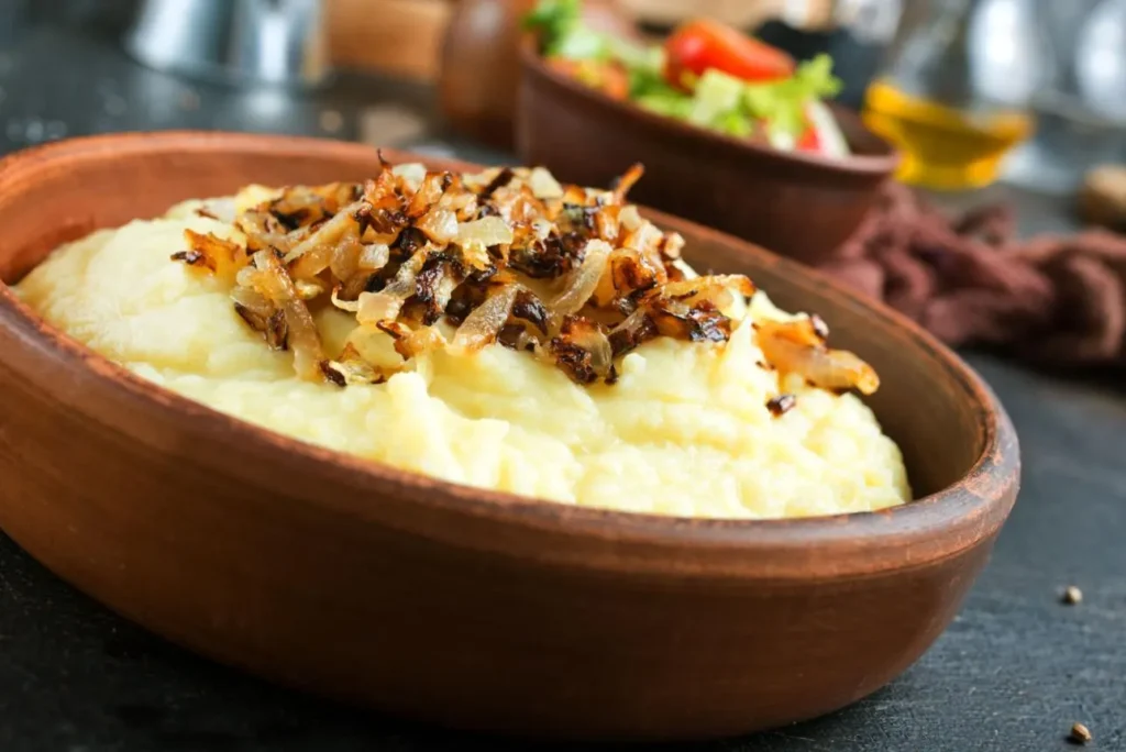 تصویر مرتبط با طرز تهیه دوپیازه آلو شیرازی با سیب زمینی له شده؛ غذای ساده و خوشمزه محلی