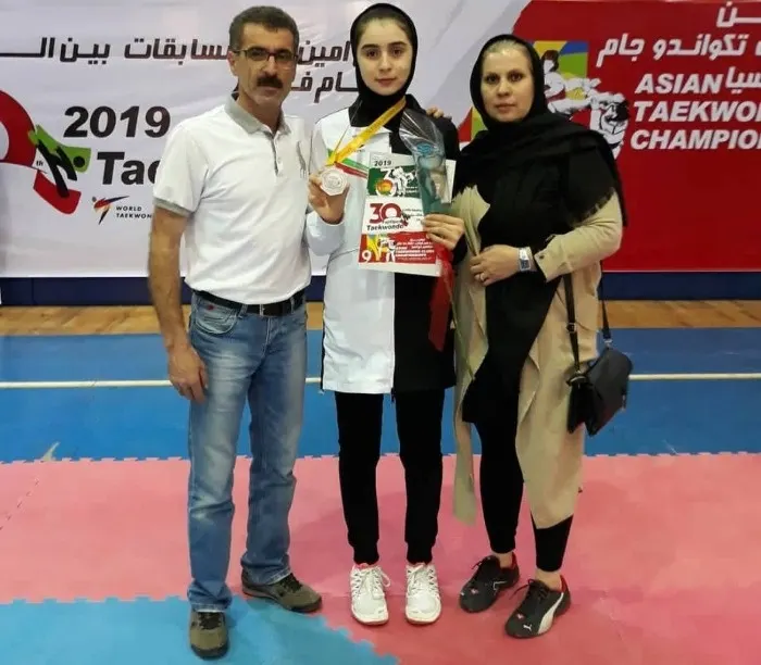 کوثر اساسه و پدرش کامبیز اساسه