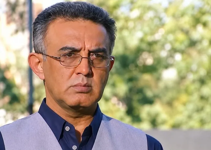 عکس اکبر قدمی بازیگر سریال خواب و بیدار