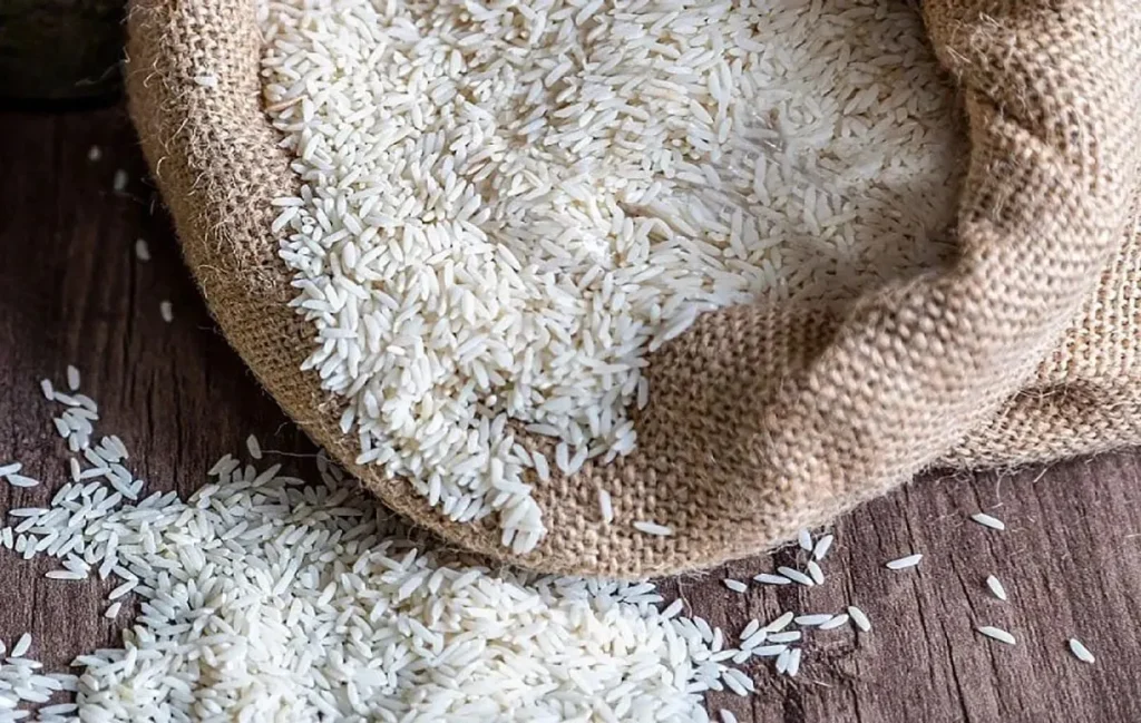 برنج خیسانده شده قبل از پخت