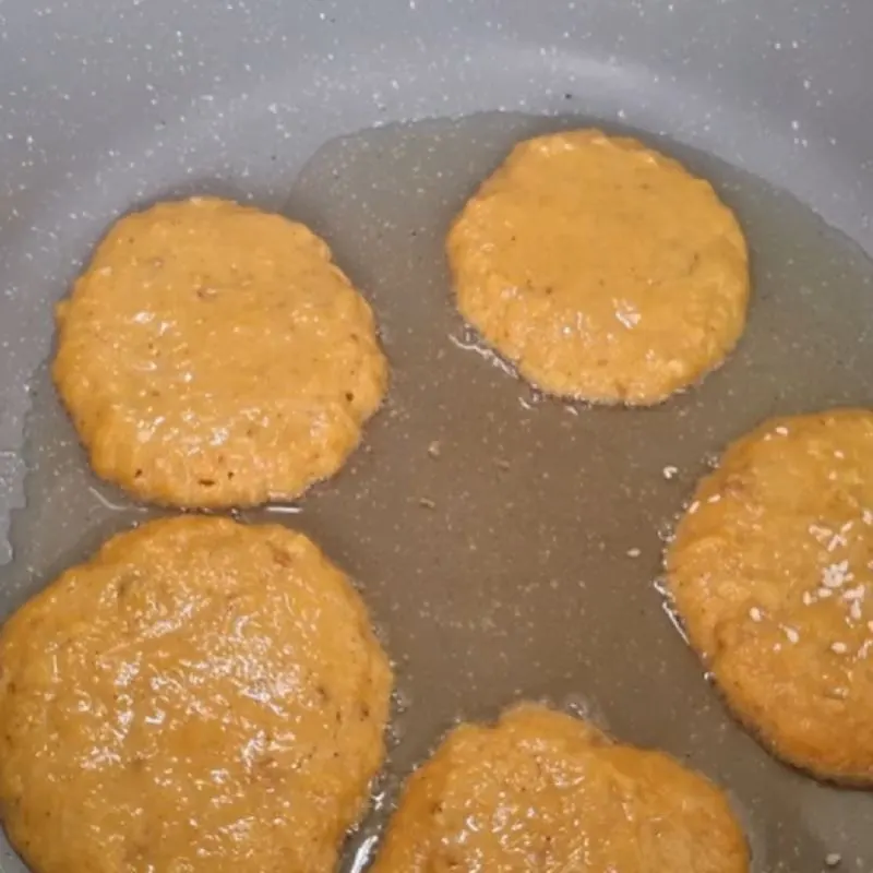 تصویر مرتبط با طرز تهیه کاکای کدو حلوایی بدون فر؛ شیرینی سنتی خوشطعم و آسان