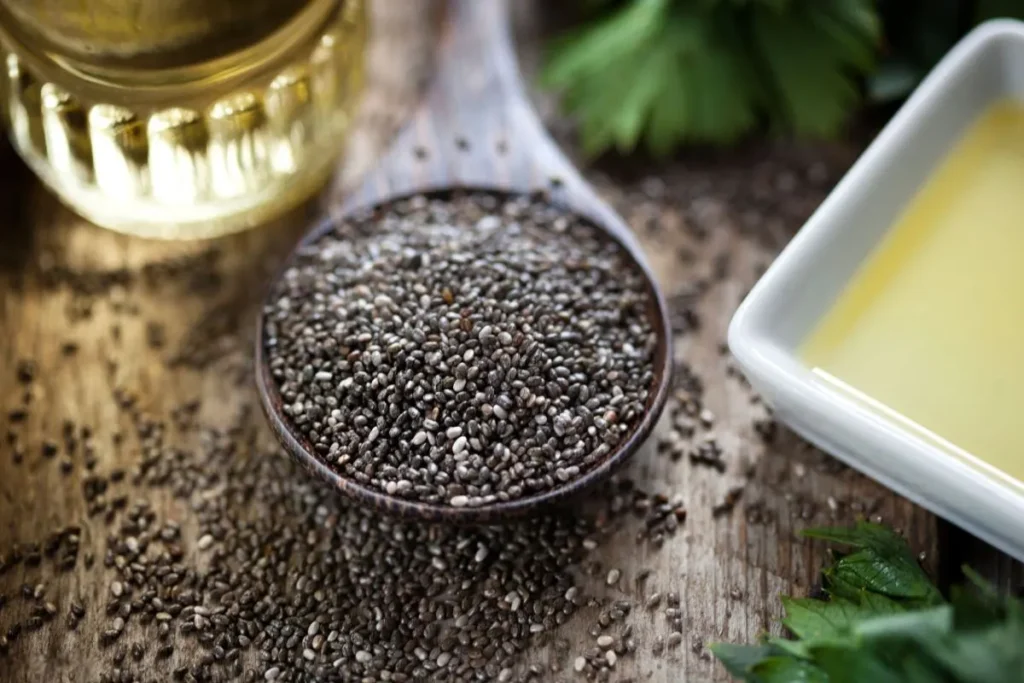 تصویر مرتبط با دانه چیا برای چه گروههایی مضر است؟ بررسی عوارض و نکات ایمنی مصرف