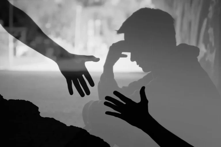 تصویر مرتبط با روش برخورد با فرد افسرده و حمایت روانی