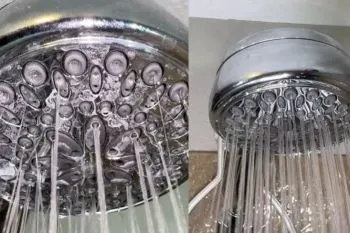 تمیز کردن سردوش حمام؛ سردوش حمام در ظرف سرکه سفید برای رسوب زدایی