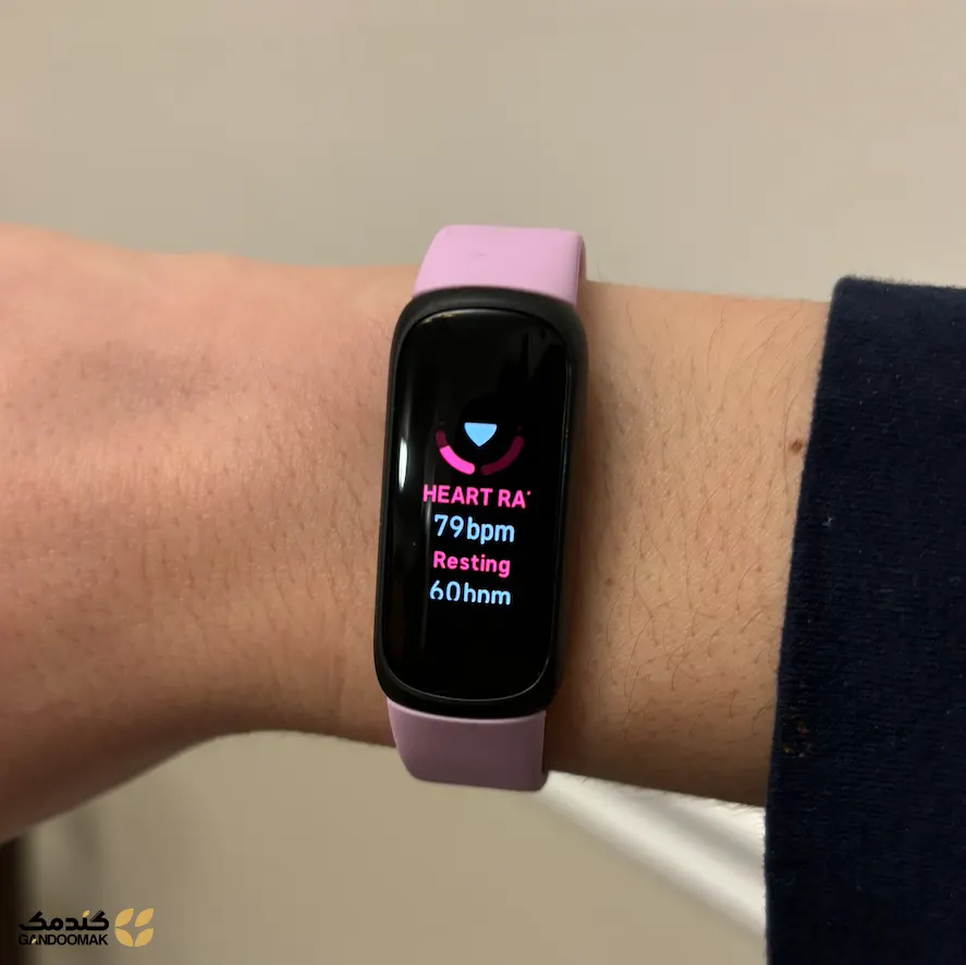 ساعت ورزشی Garmin Forerunner 265S روی مچ دست