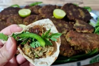 طرز تهیه کوکوی عدس؛ کوکوی عدس خوشمزه و ترد