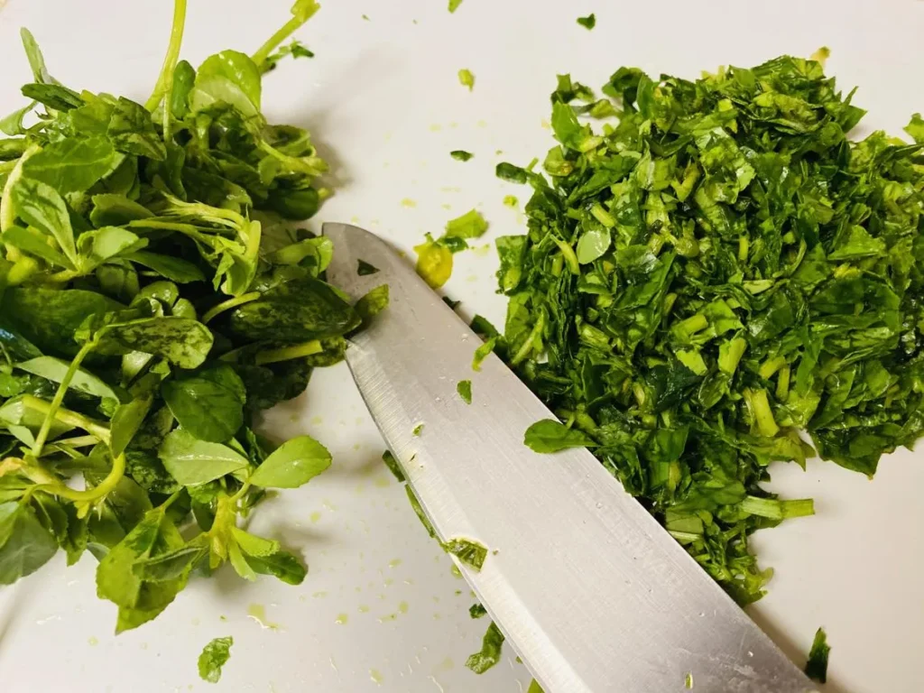 تصویر مرتبط با طرز تهیه قلیه تخم مرغ جنوبی با طعمی ترش و معطر