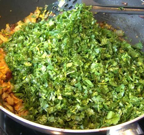 تصویر مرتبط با طرز تهیه قلیه تخم مرغ جنوبی با طعمی ترش و معطر