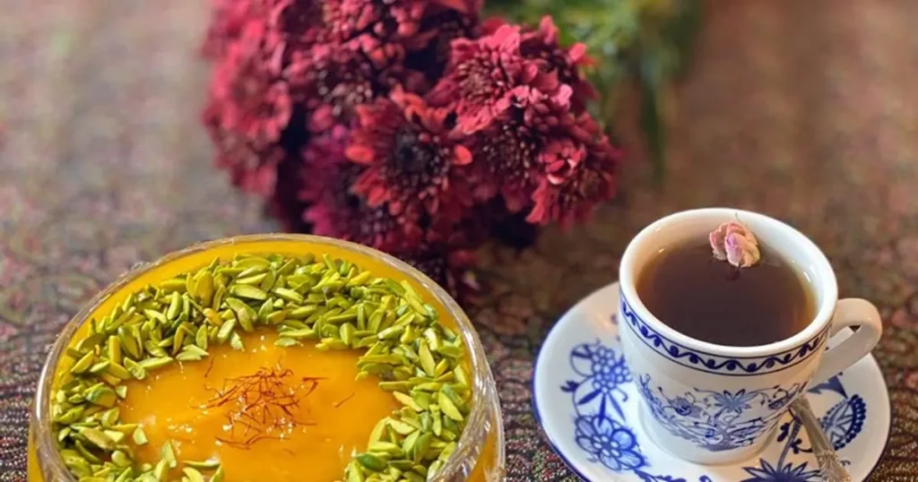 تصویر مرتبط با طرز تهیه حلوا کاسه شیرازی؛ دسر سنتی نرم و معطر با گلاب و زعفران