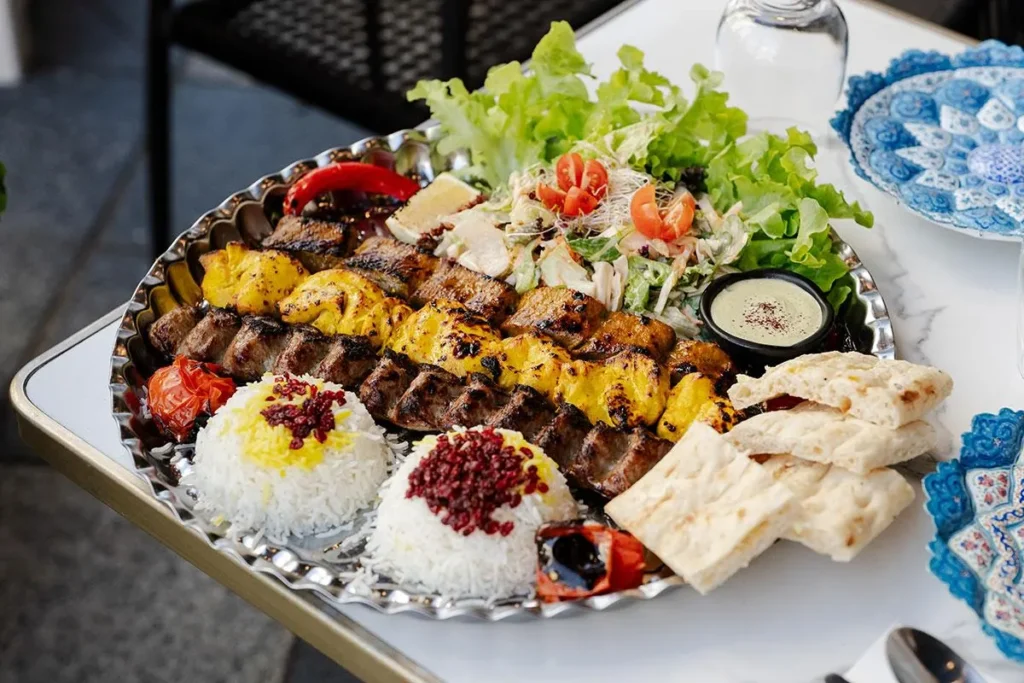 تصویر مرتبط با طرز تهیه کباب قفقازی نرم و آبدار با طعم بینظیر رستورانی