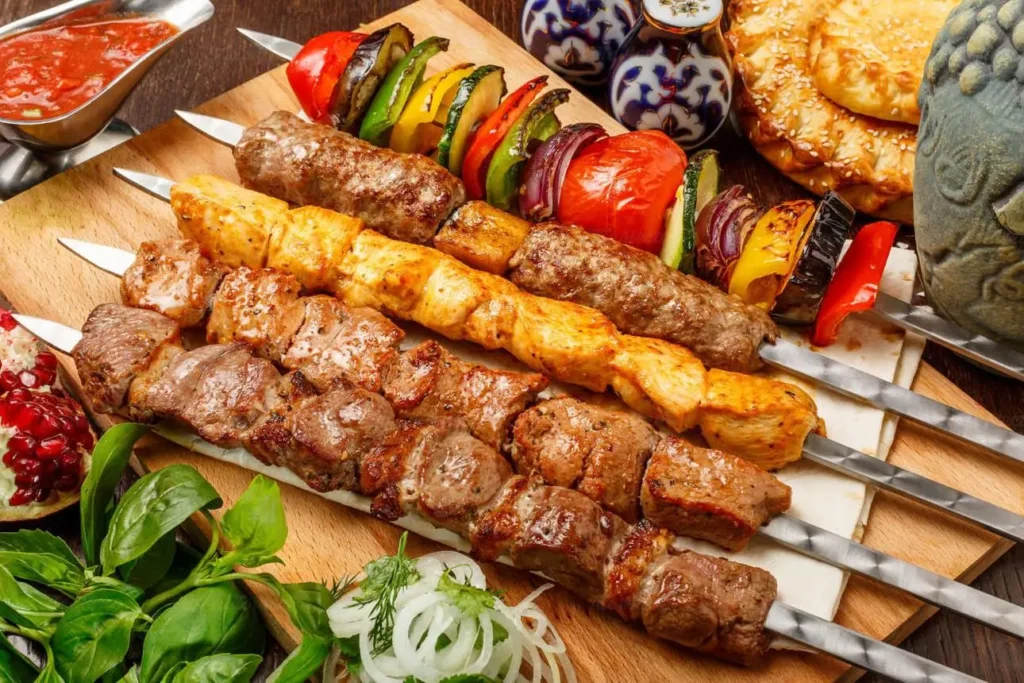 تصویر مرتبط با طرز تهیه کباب قفقازی نرم و آبدار با طعم بینظیر رستورانی