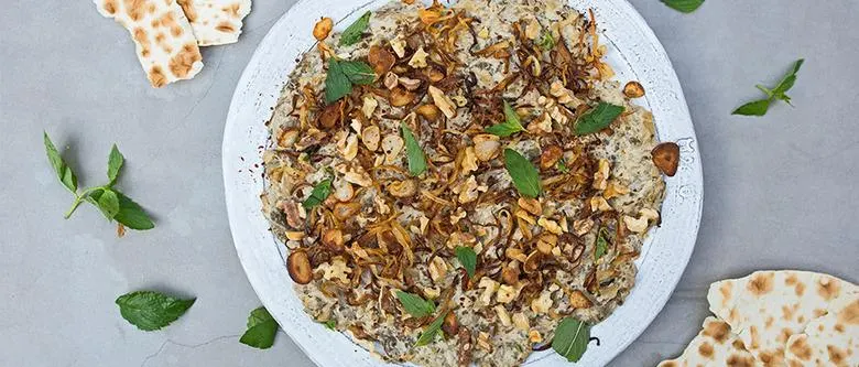 تصویر مرتبط با طرز تهیه بادمجان کبابی با سس ماست و گردو؛ پیشغذایی خوشعطر و متفاوت
