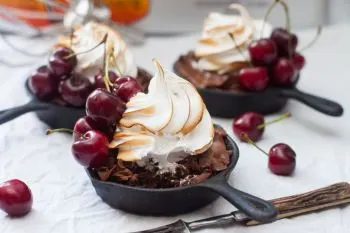 طرز تهیه براونی تابه ای؛ آموزش تهیه براونی تابه ای بدون فر و قالب