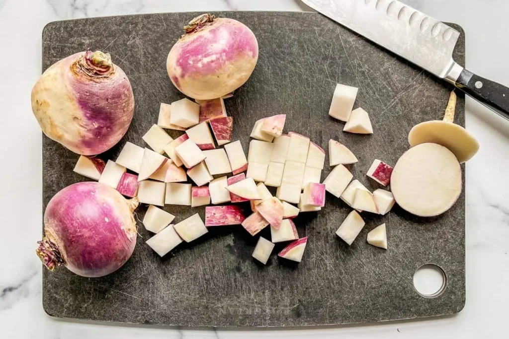 تصویر مرتبط با طرز تهیه آش شلغم یزدی؛ آش سنتی و مقوی با عطر سبزی و نعناع داغ