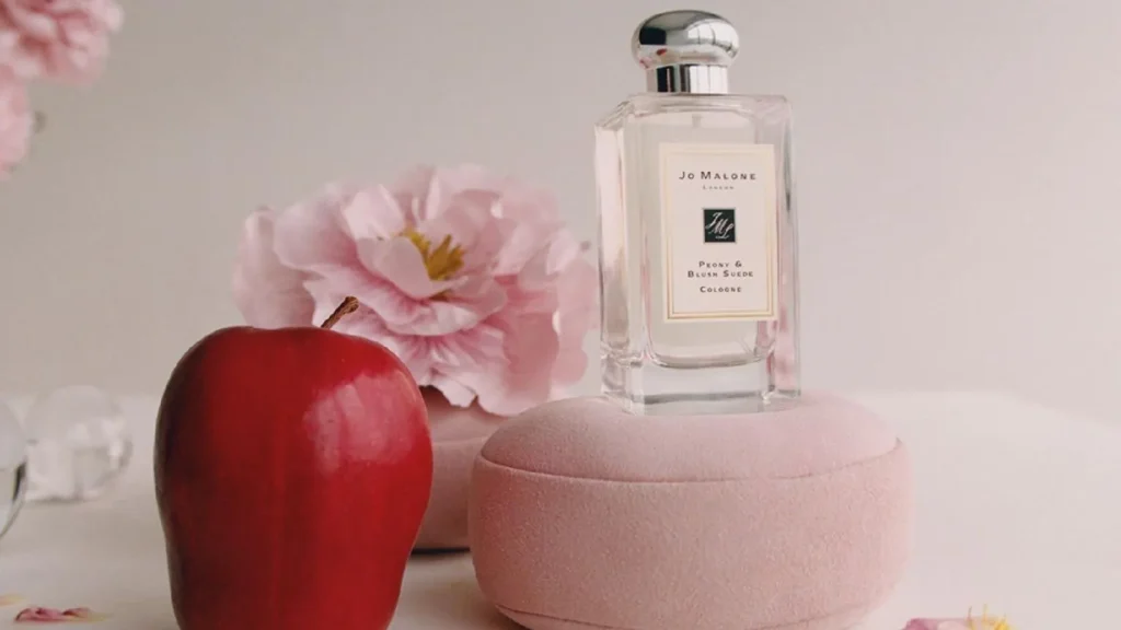 تصویر مرتبط با معرفی ۱۰ عطر برتر با رایحه گلی از رز تا یاس و مریم