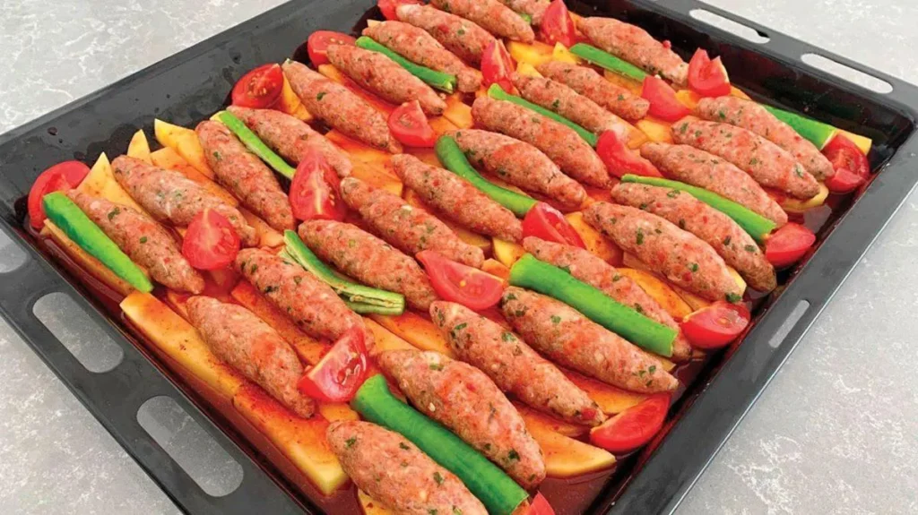 تصویر مرتبط با طرز تهیه کوفته کباب ترکیه ای؛ کبابی آبدار با ادویههای مخصوص و طعم رستورانی