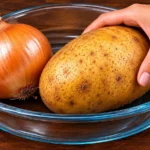 شام فوری و سوخاری تهیه شده با سیب‌زمینی و پیاز سرخ شده